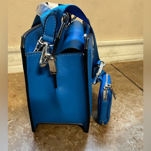 Steve Madden Bevelyn Convertible Crossbody Bag - Picture 4 of 8